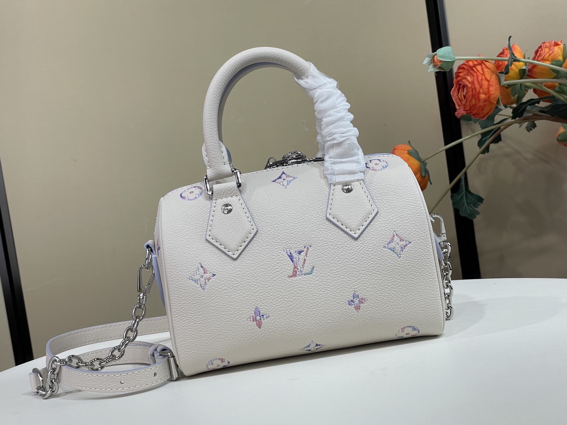 【顶级原单】【SPEEDY BANDOULIÈRE 20 手袋】M2A099 白色/紫色内里（渐变） 经典 Speedy
