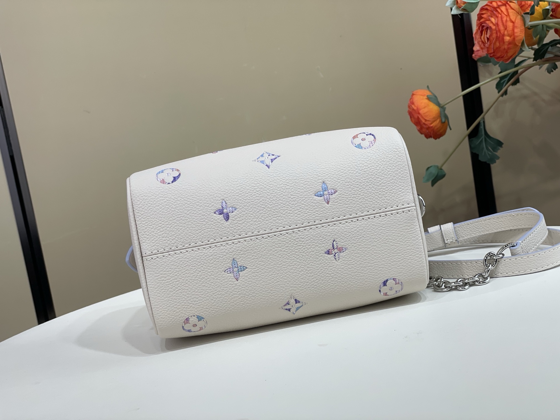 【顶级原单】【SPEEDY BANDOULIÈRE 20 手袋】M2A099 白色/紫色内里（渐变） 经典 Speedy