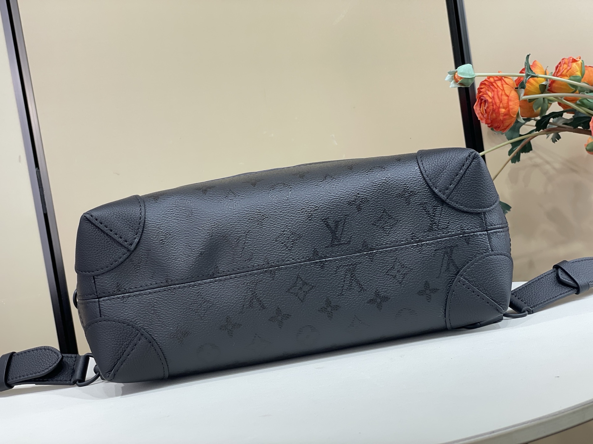 【顶级原单】【STEAMER 30 手袋】M2A253 黑花 本款 Steamer 30 手袋于 Monogram Mi