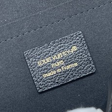 【顶级原单】【Squire East-West 单肩手袋】M3A167黑花 出自 Monogram Ink 系列,以亮泽 【顶级原单】【Squire East-West 单肩手袋】M3A167黑花 出自 Monogram Ink 系列,以亮泽