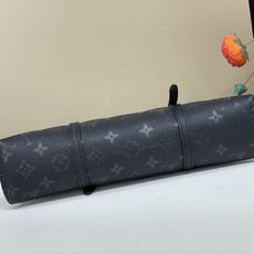 【顶级原单】【Squire East-West 单肩手袋】M3A167黑花 出自 Monogram Ink 系列,以亮泽 【顶级原单】【Squire East-West 单肩手袋】M3A167黑花 出自 Monogram Ink 系列,以亮泽