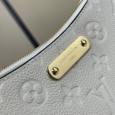 【顶级原单】【Liv pochette 链条 手袋】M83001 黑色 M11916 棕色 M3A838 白色 (压花 【顶级原单】【Liv pochette 链条 手袋】M83001 黑色 M11916 棕色 M3A838 白色 (压花