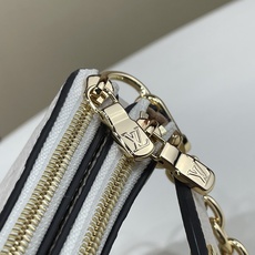 【顶级原单】【Liv pochette 链条 手袋】M83001 黑色 M11916 棕色 M3A838 白色 (压花 【顶级原单】【Liv pochette 链条 手袋】M83001 黑色 M11916 棕色 M3A838 白色 (压花
