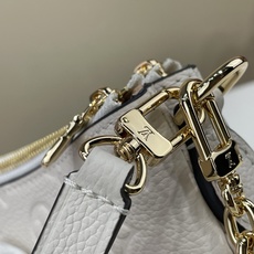 【顶级原单】【Liv pochette 链条 手袋】M83001 黑色 M11916 棕色 M3A838 白色 (压花 【顶级原单】【Liv pochette 链条 手袋】M83001 黑色 M11916 棕色 M3A838 白色 (压花