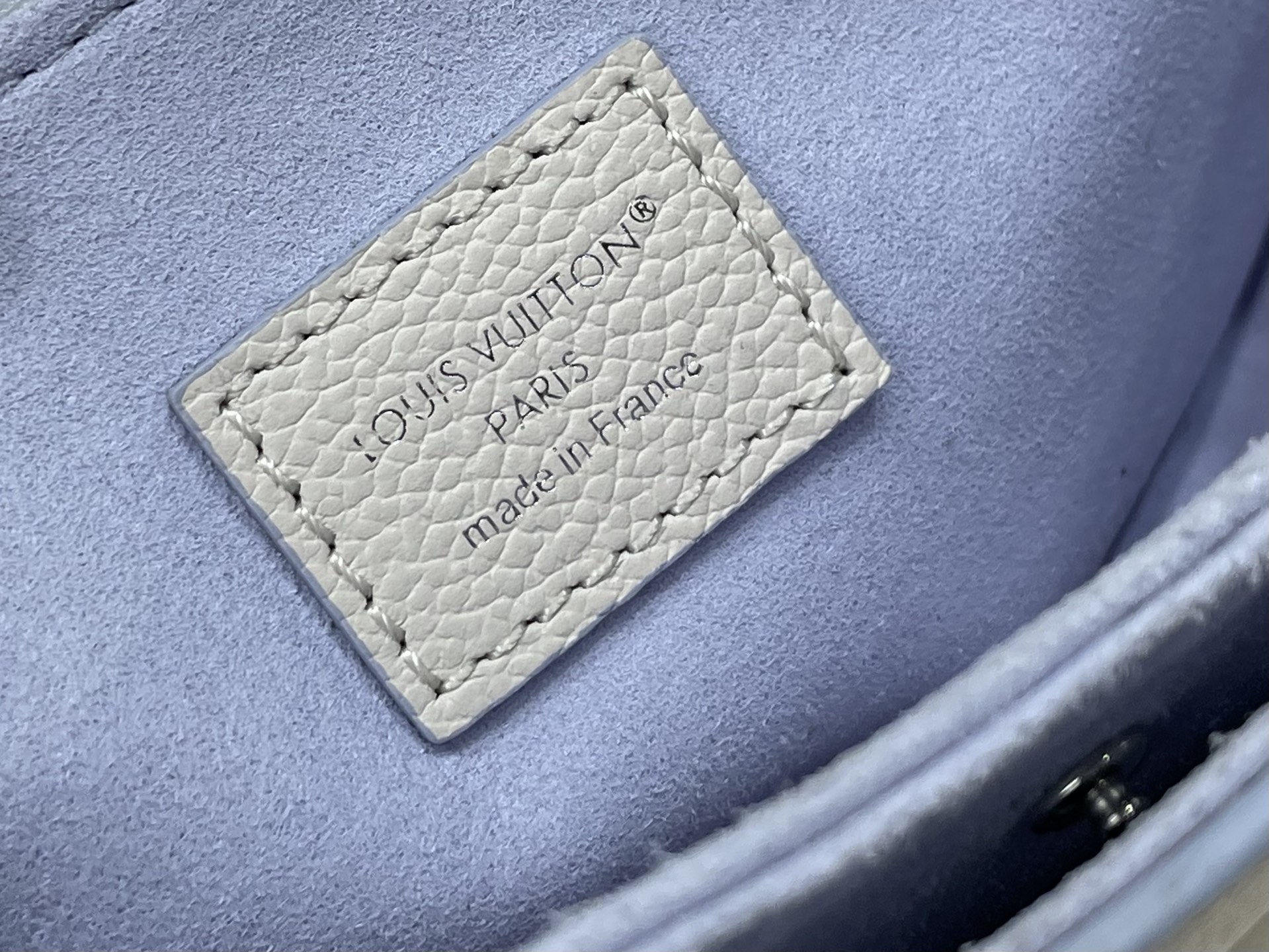 【顶级原单】【POCHETTE MÉTIS SOFT 小号手袋】M2A332 白色/紫色内里（渐变） 本款 Pochet
