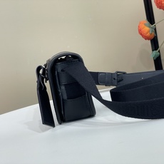 【顶级原单】【BOSPHORE 迷你邮差手袋 】m12599 黑花 Bosphore 迷你手袋得名于品牌 2000 年代 【顶级原单】【BOSPHORE 迷你邮差手袋 】m12599 黑花 Bosphore 迷你手袋得名于品牌 2000 年代