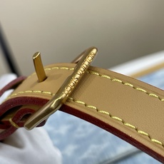 【顶级原单】【SATCHEL 迷你邮差斜挎包】M2A647 浅蓝色/牛仔 本款 Satchel 迷你斜挎包以 Monog 【顶级原单】【SATCHEL 迷你邮差斜挎包】M2A647 浅蓝色/牛仔 本款 Satchel 迷你斜挎包以 Monog