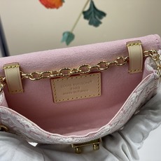 【顶级原单】【POUCH METIS 腰带】 M4930Z 粉色(提花) 本款 LV Pouch Metis 腰带以考究 【顶级原单】【POUCH METIS 腰带】 M4930Z 粉色(提花) 本款 LV Pouch Metis 腰带以考究
