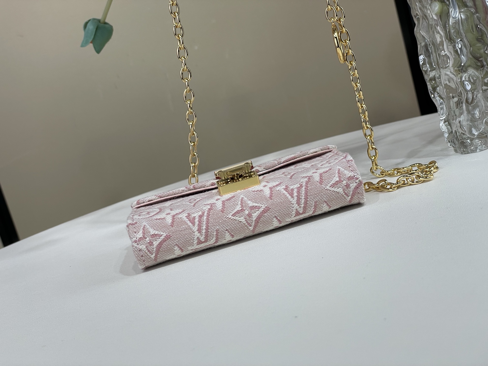 【顶级原单】【POUCH METIS 腰带】 M4930Z 粉色(提花) 本款 LV Pouch Metis 腰带以考究 【顶级原单】【POUCH METIS 腰带】 M4930Z 粉色(提花) 本款 LV Pouch Metis 腰带以考究
