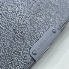 【顶级原单】【BASTILLE 小号邮差手袋】M2A195 黑花丝印 本款 Bastille 小号邮差包以 Monogr 【顶级原单】【BASTILLE 小号邮差手袋】M2A195 黑花丝印 本款 Bastille 小号邮差包以 Monogr