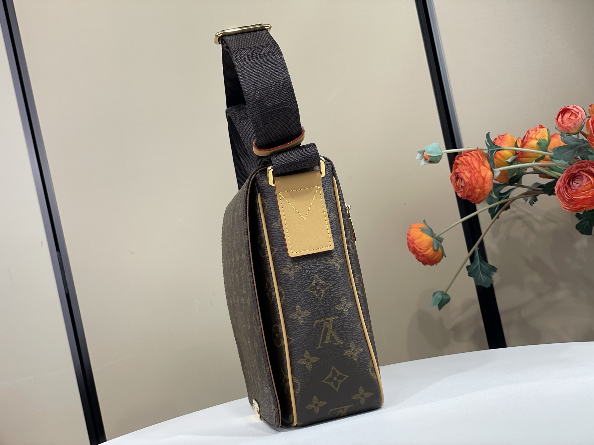 【顶级原单】【BASTILLE 小号邮差手袋】M2A191 老花 本款 Bastille 小号手袋取材 Monogra 【顶级原单】【BASTILLE 小号邮差手袋】M2A191 老花 本款 Bastille 小号手袋取材 Monogra