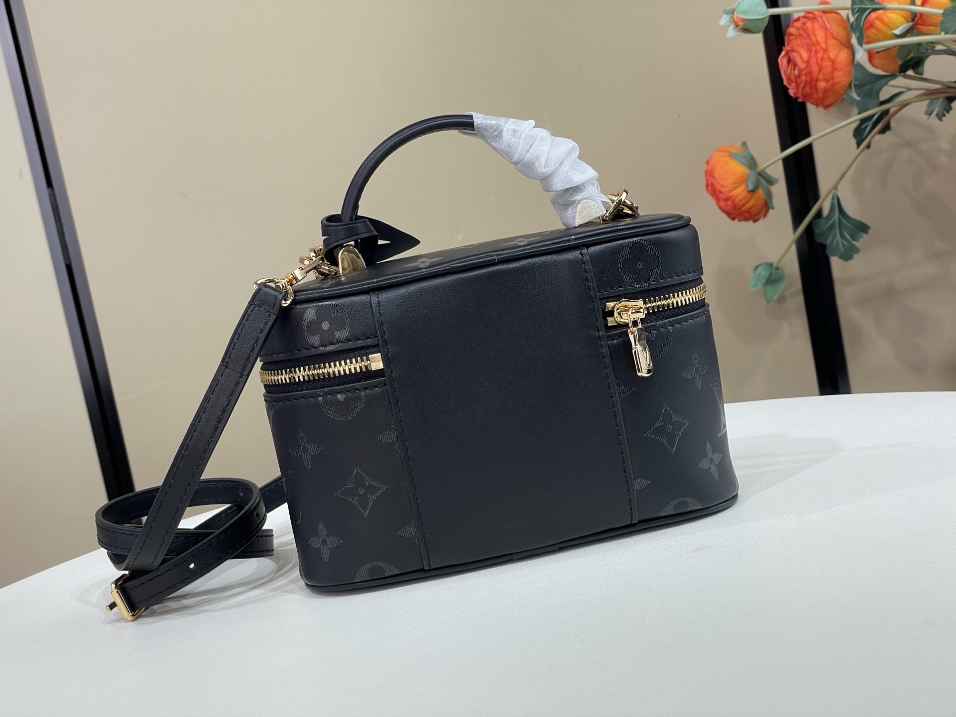 【顶级原单】【VANITY CHAIN POUCH 手袋】M3A372 黑花丝印 本款 Vanity Chain Pou 【顶级原单】【VANITY CHAIN POUCH 手袋】M3A372 黑花丝印 本款 Vanity Chain Pou