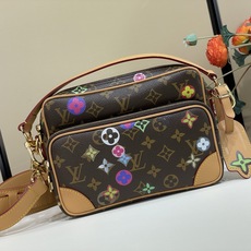 【顶级原单】【NIL 邮差包 】 M27853 M14016老花# 复古/缤纷彩色(pvc) Nil 手袋时尚小巧,属于 【顶级原单】【NIL 邮差包 】 M27853 M14016老花# 复古/缤纷彩色(pvc) Nil 手袋时尚小巧,属于
