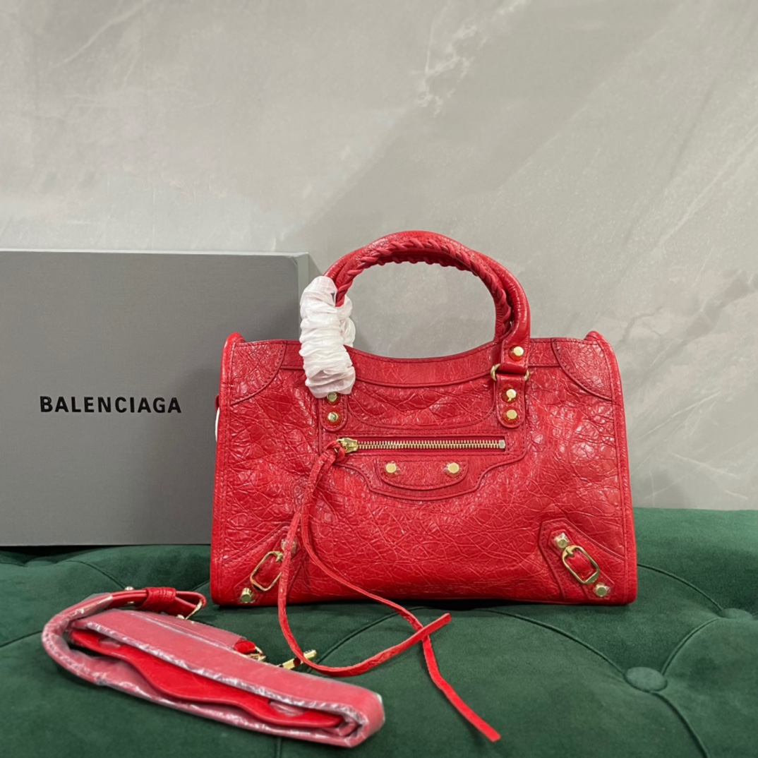 Balenciaga Taschen Handtaschen Umhängetaschen  & Schultertaschen Rot Schaffell Fashion Motorrad