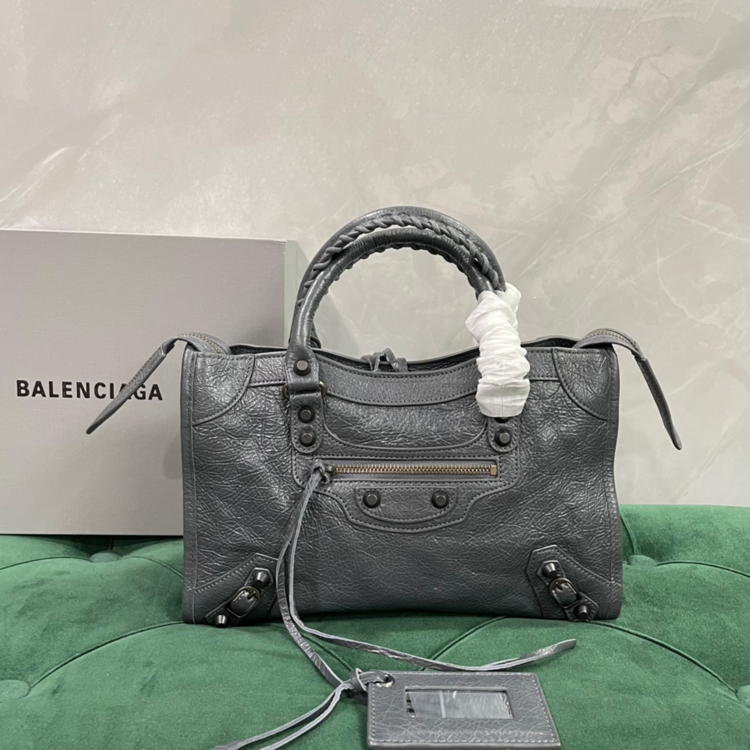 Balenciaga Taschen Handtaschen Umhängetaschen  & Schultertaschen Grau Schaffell Fashion Motorrad A752410