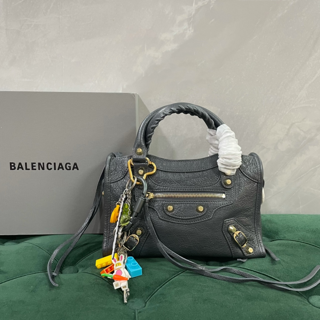 Balenciaga Taschen Handtaschen Umhängetaschen  & Schultertaschen Grau Schaffell Fashion Mini