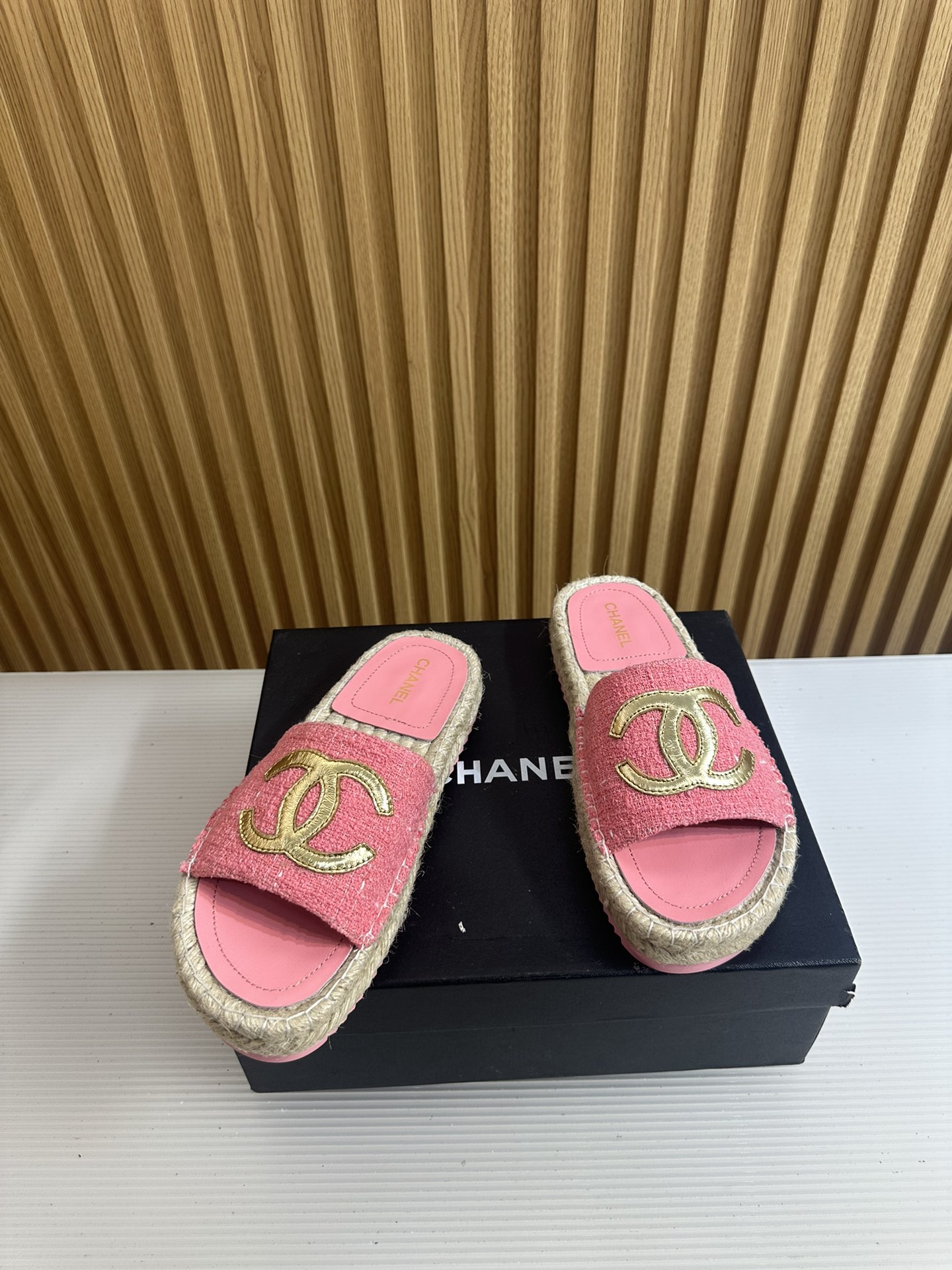 Chanel CHANE* ｜小香23S春夏新品大双C草编渔夫拖鞋