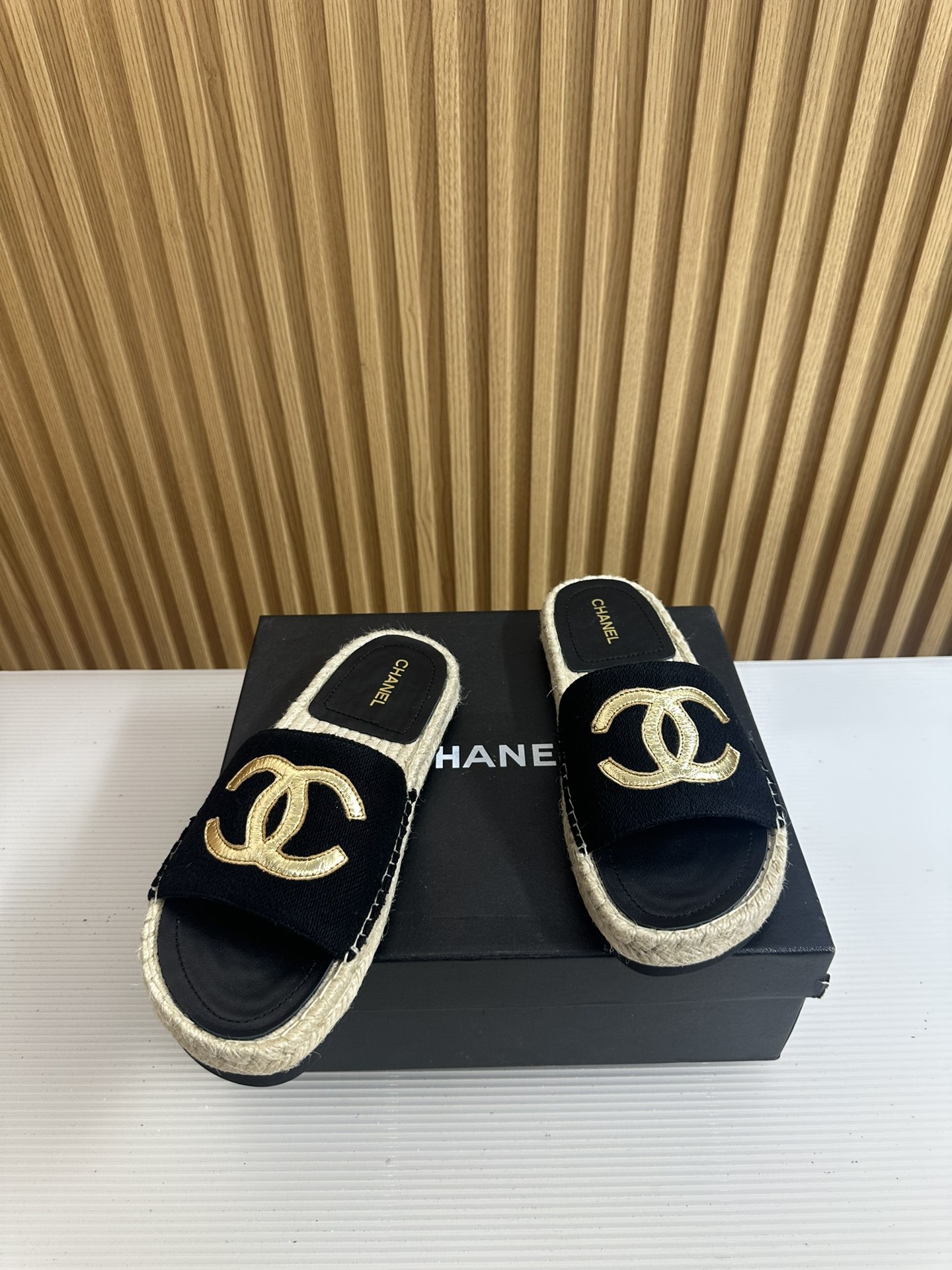 Chanel CHANE* ｜小香23S春夏新品大双C草编渔夫拖鞋