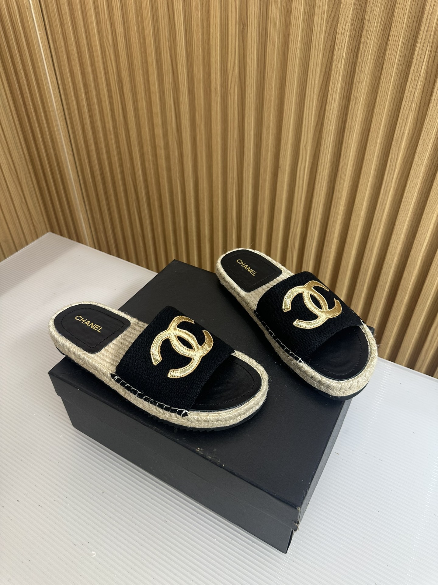 Chanel CHANE* ｜小香23S春夏新品大双C草编渔夫拖鞋
