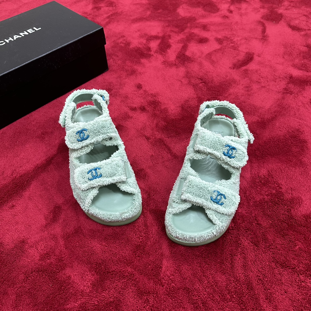 NO:166429,Top version a 24P spring and summer classic!  The latest model in the counter is still made me willing to buy it. Only by buying it will you know its fashion. Popular and popular models must be ranked. Various bloggers and internet celebrity styles are fully visible. Super recommended models!  This series is now on sale. Original materials Official catalogue Number of codes 35-39 (40/41) are all equipped with top-level counter-level packaging!  sandals sandals19860909顶级版本 a 24P 春夏经典款！ 专柜最新款,上脚依然让我心甘情愿剁手入,购入手才会知道它的时髦,人气爆款必须得有它排名,各种博主、网红范搭配尽显眼前,超级推荐款！本系列现已发售. 原版材料 官方目录 码数35-39（40/41） 均配顶级专柜级包装！,凉鞋,sandals,Women's Shoes