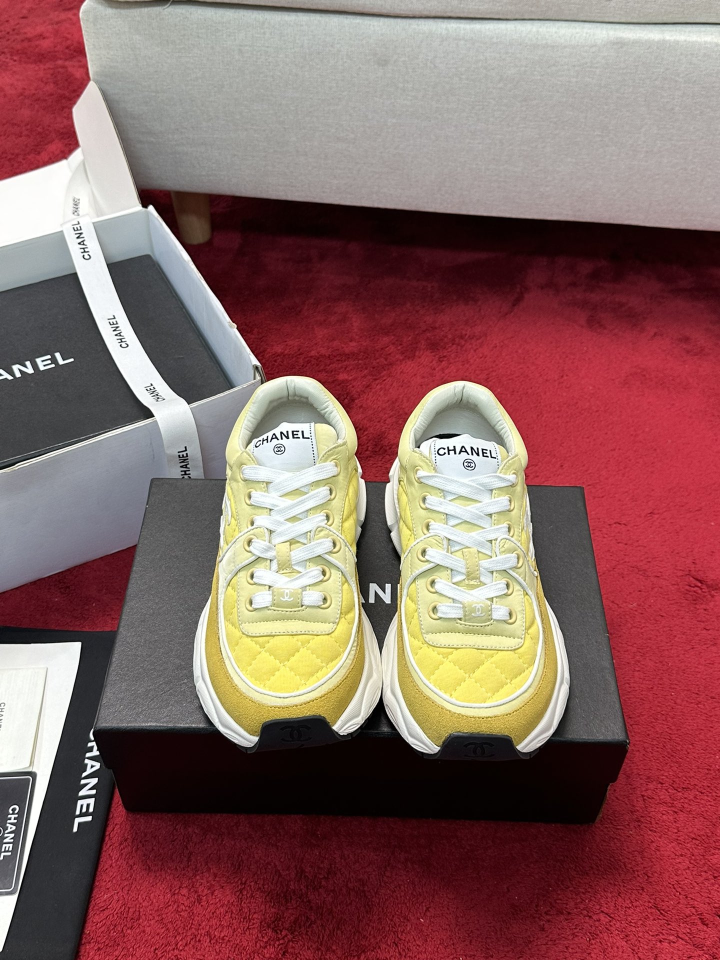 NO:165504,Chanel 25C new silver horn king sports and casual shoes, versatile white shoes, style matching will not go wrong, contrasting color matching is full of vitality, side imprint logo, foot very delicate, original custom upper material, original outsole Size: 35-40, casual shoes/sports shoes, chanel, alexander wang, sneakers19860909Chanel 25C新款银角大王运动休闲鞋 百搭小白鞋 款式搭配不会出错 撞色搭配活力满满啊 侧面压印logo 上脚很秀气 鞋面原版定制材料 原版大底 Size:35-40,休闲鞋/运动鞋,chanel,alexander wang,sneakers,Women's Shoes