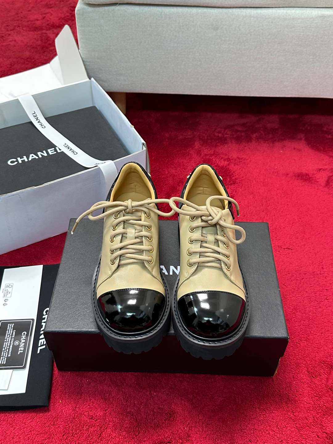NO:234974,The newest version of Chanel CHANEL, Xiaoxiang 2025K autumn and winter counter, the latest casual shoes, four-season shoes, a must-have item for this season in autumn and winter!  !  Chanel loves simple and irresistible styles. The combination shows the unique lace-up style, free mixing and matching, and keeps up with Grandma Shixiang's fashion pace!  !  !  The top-level craftsmanship is perfectly presented, and the counter can be compared regardless of any detail. The best top-level goods can enter and exit the counter at will!  Fabric: imported cowhide/sheepskin with original mold opening hardware Inner: silk sheepskin foot pad: silk silk sheepskin outsole: original mold opening sole Heel height: 4.5 cm. 6 Size: 35-40 (40 41 for customization without return), loafers, chanel, chanel, loafers, cowhide, sheepskin19860909高版本香奈儿CHANEL,小香2025K秋冬专柜最新款休闲鞋四季鞋,本季秋冬季节必备单品！！香奈儿女士钟爱简约又难以抗拒系 搭配展现与众不同的穿搭系带风格、自由混搭闪耀到位跟紧香奶奶时尚步伐！！！顶级工艺质感完美呈现,无论任何细节均可对比专柜,最好级别的顶级货,随意进出专柜！ 面料:进口牛皮/羊皮搭配原版开模五金 内里:丝绸羊皮里 垫脚:丝绸丝绸羊皮里 大底:原版开模底 跟高:4.5厘米. 6 码数:35-40（40 41为定制不退换）,乐福鞋,chanel,chanel,loafers,cowhide,sheepskin,Women's Shoes
