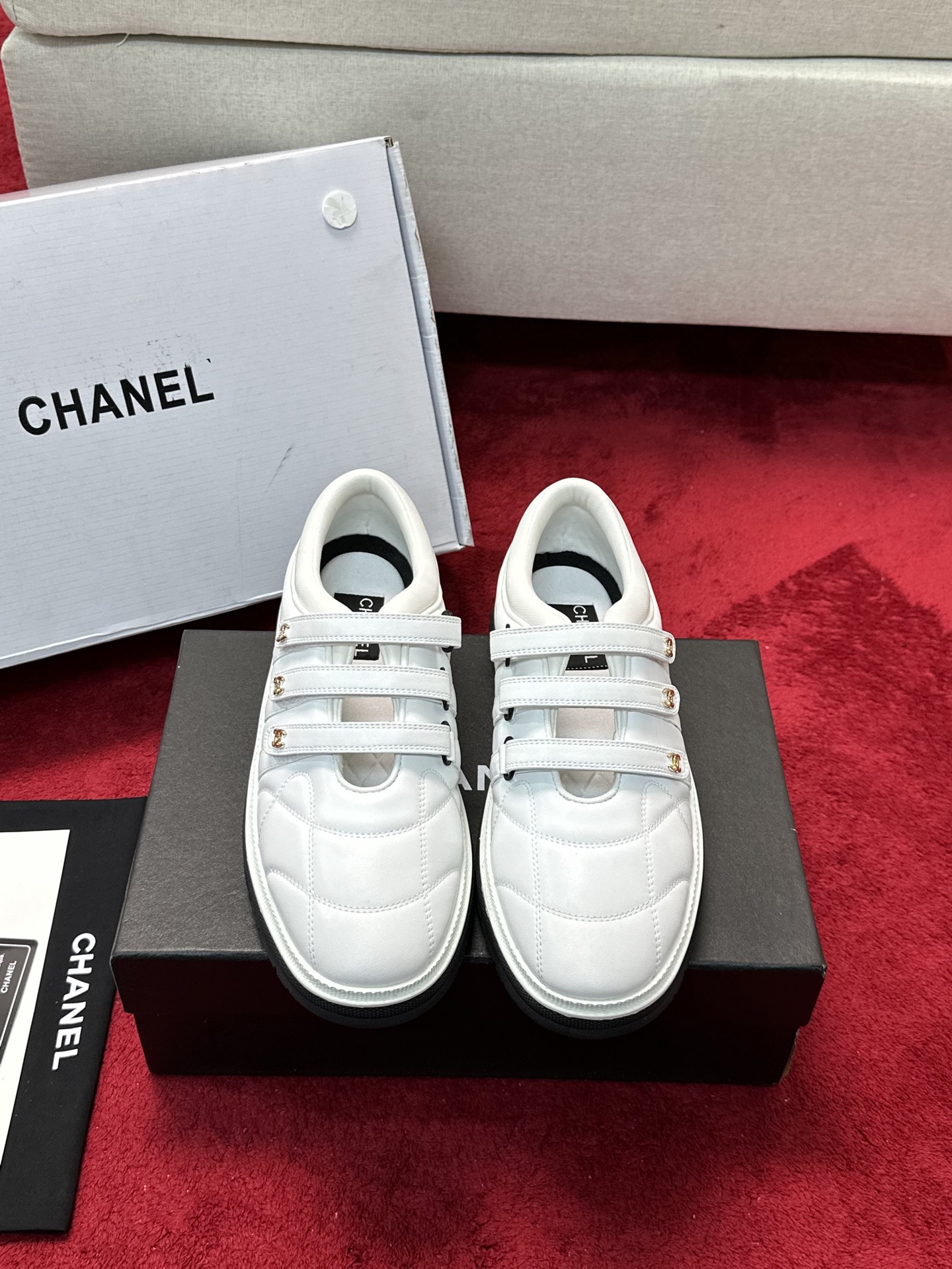 NO:165512,CHANEL Chanel new panda shoes panda shoes Chanel 2025ss popular panda shoes color matching thick-soled casual sports shoes shoes counter synchronization counter is very popular, a very difficult to buy shoe The most popular thick-soled panda shoes on the entire network, you can imagine that Xiaoxiangguan cannot miss appearance and comfort coexist Simple and versatile white shoes Thick sole height enhancement is super versatile, whoever wears it in close eyes looks good, calfskin upper imported sheepskin inner TPU original outsole size: 35-40 (41 custom made, casual shoes/sports shoes, chanel, chanel, sneakers, cowhide, sheepskin19860909CHANEL香奈儿新款熊猫板鞋熊猫鞋 香奈儿2025ss火爆熊猫鞋配色厚底休闲运动鞋板鞋  专柜同步 专柜非常火爆 非常难买的一款鞋 全网最火的厚底熊猫鞋 可想而知小香控不可错过的 颜值与舒适并存的 简约百搭小白鞋 厚底增高超级百搭,闭眼入谁穿谁好看  鞋面小牛皮 内里进口羊皮里 大底TPU原版大底 码数:35-40（41 定做,休闲鞋/运动鞋,chanel,chanel,sneakers,cowhide,sheepskin,Women's Shoes