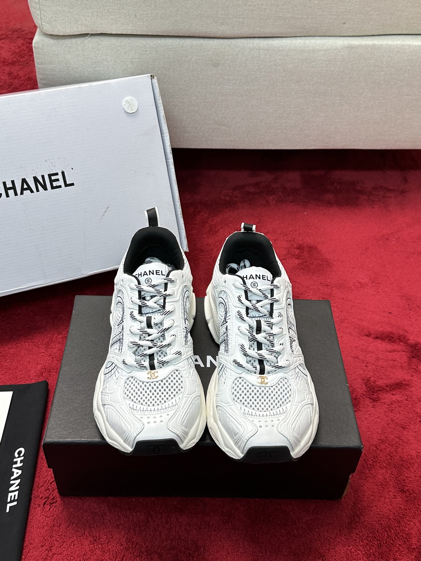 NO:165508,Chanel joint brand Dior dad shoes, - 2025 counter top casual sneakers This classic design; the upper has a variety of craftsmanship and electric embroidery styles; the sole is fashionable and sporty; it is an extraordinary variety of color matching elements... The diversified mix and match is very beautiful and versatile, casual, fashionable, sports, and outdoors can be taken into account... Go material The upper is made of original imported silk cowhide   original tarp   original head cowhide The inner is made of original sheepli   net Outsole based on original TPU combination sole The counter is made of high-quality packaging for women 35–41 40 41 custom-made, dad shoes, chanel, chanel, dior, sneakers, cowhide19860909Chanel香奈儿联名迪奥老爹鞋,——2025专柜顶级休闲款运动鞋 这款经典设计；鞋面多种工艺电绣的风格；大底却时尚运动；不平凡的拥入了多种配色元素…… 多元化混搭非常好看百搭,休闲,时尚,运动,户外都能兼顾…… Go 材料 鞋面采用 原版进口头层丝绸牛皮 原版防水布 原版头层牛皮 内里采用 原版羊里 网 大底根据 原版TPU组合大底 专柜精品包装全套女35–41 40 41定做,老爹鞋,chanel,chanel,dior,sneakers,cowhide,Women's Shoes