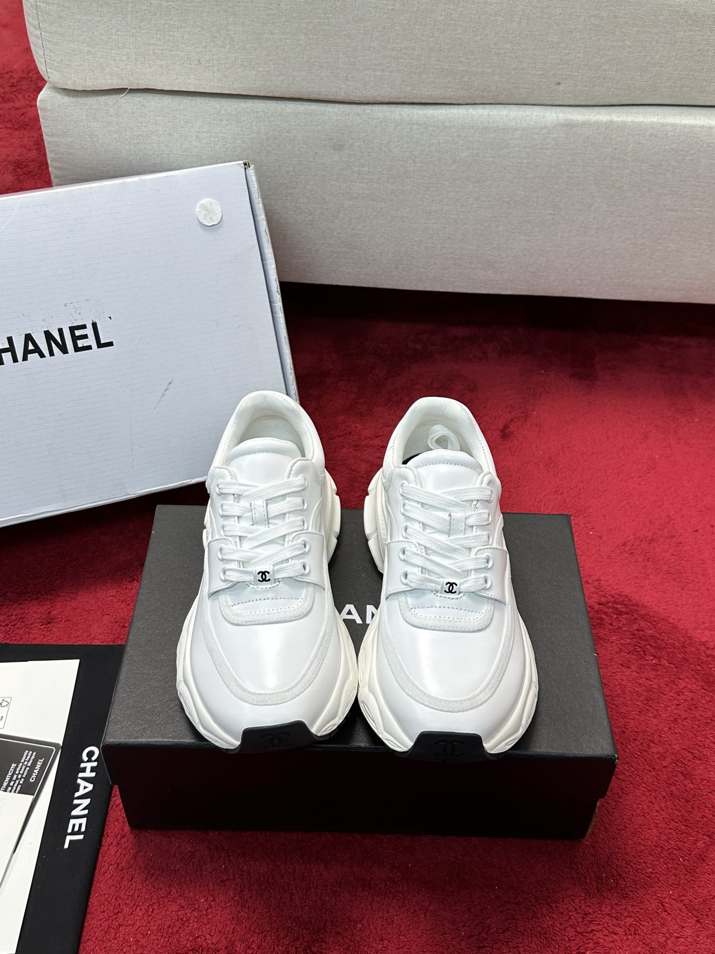 NO:165518,Chanel 25C new panda sports and casual shoes, versatile white shoes, style matching will not go wrong, contrasting colors are full of vitality, side imprint logo, foot very delicate, original custom material of upper, original outsole Size: 35-40, casual shoes/sports shoes, chanel, sneakers19860909Chanel 25C新款熊猫运动休闲鞋 百搭小白鞋 款式搭配不会出错 撞色搭配活力满满啊 侧面压印logo 上脚很秀气 鞋面原版定制材料 原版大底 Size:35-40,休闲鞋/运动鞋,chanel,sneakers,Women's Shoes