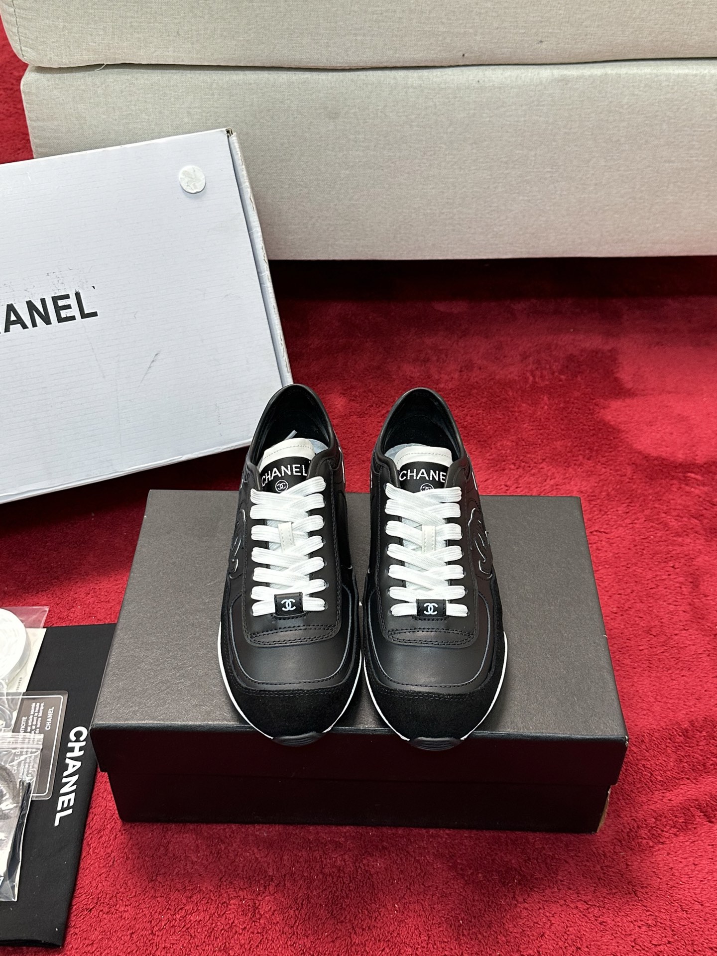 NO:231389,CHANE small fragrance thick-soled panda shoes sneakers Chanel 2025ss popular panda shoes color matching thick-soled casual sports shoes shoes counter synchronization counter is very popular, a very difficult to buy shoe The most popular thick-soled panda shoes on the whole network, you can imagine that the small fragrance control cannot be missed, appearance and comfort coexist Simple and versatile white shoes Thick sole height enhancement is super versatile, whoever wears it in close eyes looks good, upper calfskin velvet inner counter original network, outsole TPU original outsole Size: 35-40 (40 41 custom made, casual shoes/sports shoes, chanel, chanel, sneakers, cowhide19860909CHANE小香厚底熊猫板鞋运动鞋 香奈儿2025ss火爆熊猫鞋配色厚底休闲运动鞋板鞋  专柜同步 专柜非常火爆 非常难买的一款鞋 全网最火的厚底熊猫鞋 可想而知小香控不可错过的 颜值与舒适并存的 简约百搭小白鞋 厚底增高超级百搭,闭眼入谁穿谁好看  鞋面小牛皮牛绒 内里专柜原版网里 大底TPU原版大底 码数:35-40（40 41定做,休闲鞋/运动鞋,chanel,chanel,sneakers,cowhide,Women's Shoes