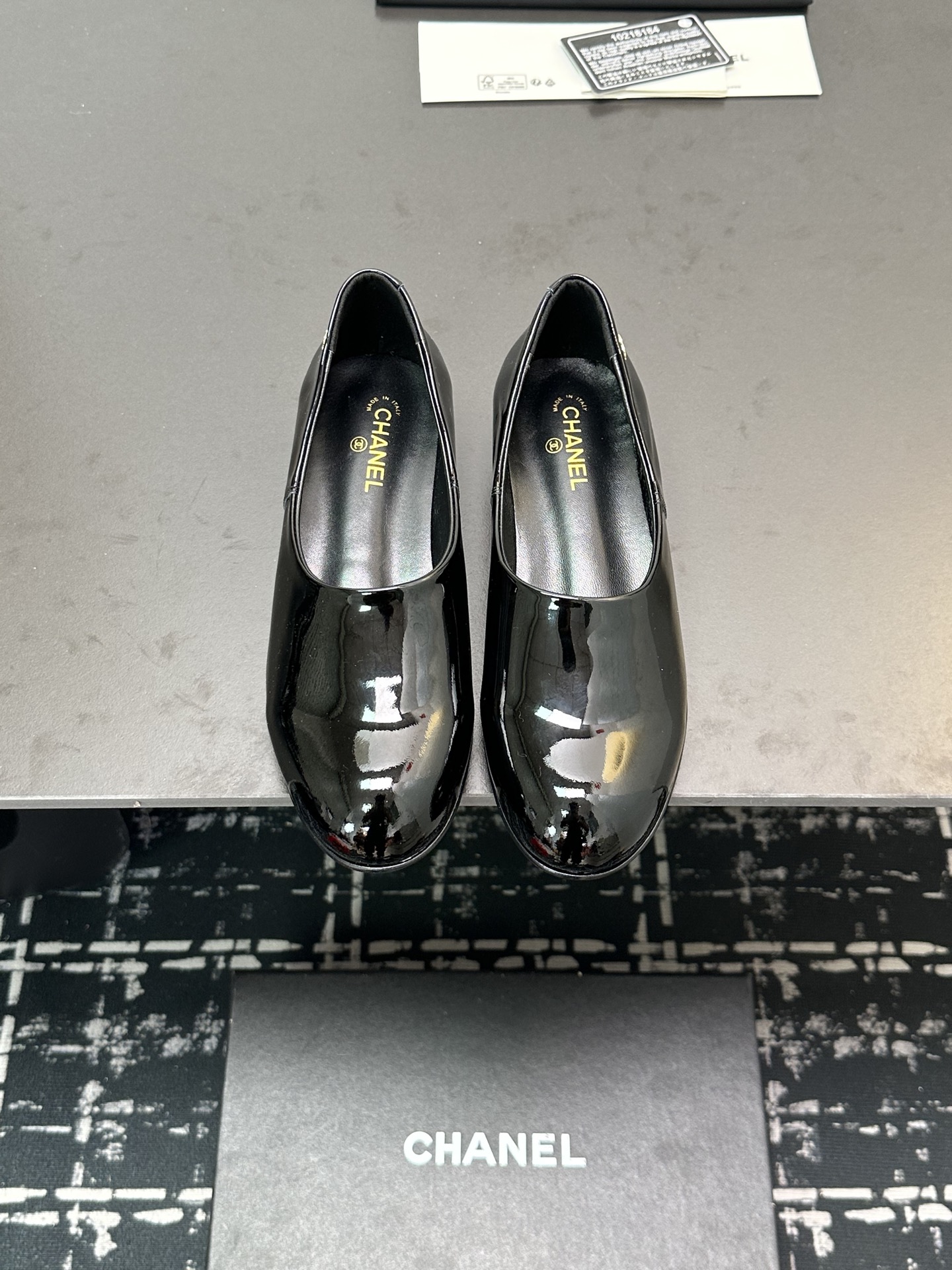NO:231405,Chanel 25C new loafers, short-lived!  Purchase quality, high-quality products, close your eyes. Upper, patent leather, inner sheepskin, genuine leather soles Size: 35-39 (ordered by 40/41), loafers, chanel, loafers, sheepskin, Leather soles19860909Chanel 25C新款乐福鞋 矮子乐！代购品质,要高货的闭眼入. 鞋面牛漆皮 内里羊皮 真皮大底 Size:35-39（40/41订）,乐福鞋,chanel,loafers,sheepskin,Leather soles,Women's Shoes