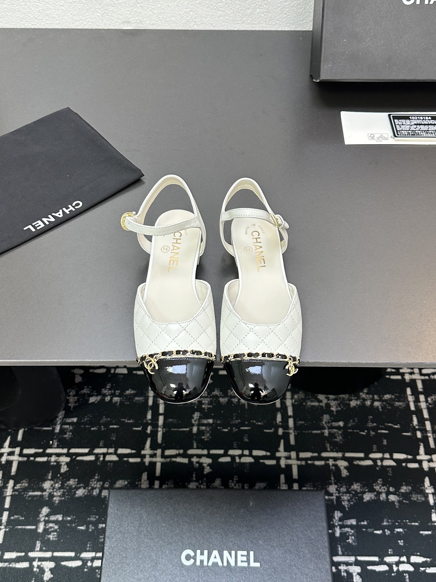 NO:225507,2025★★★★★★ Many celebrities are popular, a versatile series that domestic and foreign bloggers are popular. A must-have for spring and summer wardrobe matching. Sandals are the first choice. Upper imported sheepskin, silk. Inner: imported crystal sheepskin inner lining. Original mold-open custom leather sole. Shoe size: 35-39 (34, 40, 41, customized without return) Delivery luxury latest counter synchronous packaging, sandals, sandals, sheepskin, real silk198609092025★★★★★ 众多明星网红上脚,国内外博主刷爆的一个百搭系列,春夏衣橱搭配必备 凉鞋首选. 鞋面进口羊皮,真丝  内里: 进口水晶羊皮内里 大底原版开模定制真皮底 鞋码: 35-39（34、40、41、定做不退换） 配送豪华最新专柜同步包装,凉鞋,sandals,sheepskin,real silk,Women's Shoes