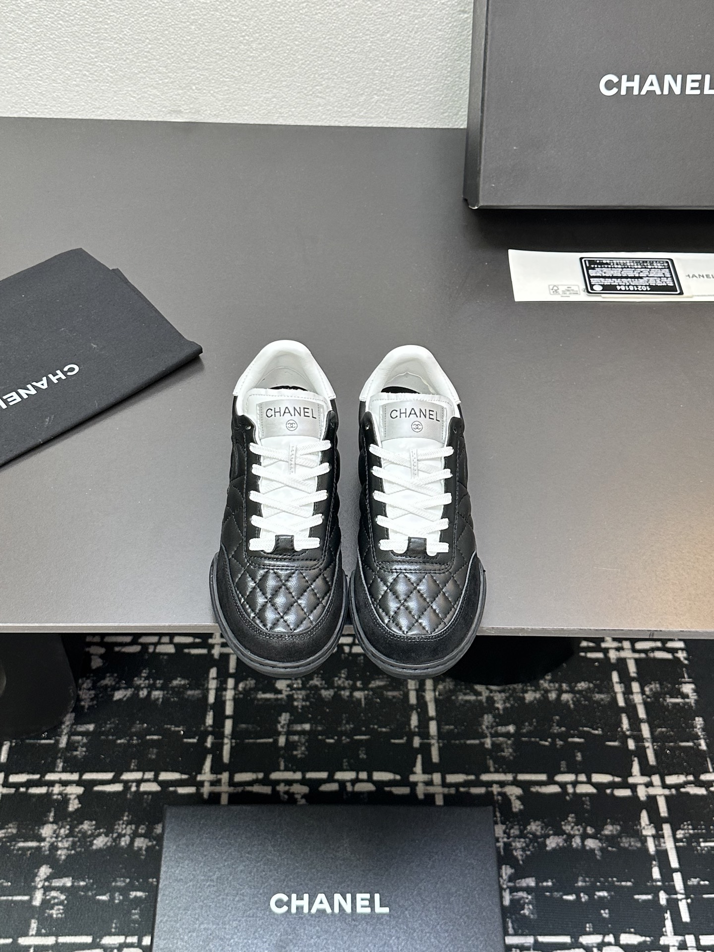 NO:250665,Chanel 24A Xiaoxiang’s latest diamond baseball shoes and sneakers!  The upper is original lambskin diamond car line craftsmanship, expensive baseball shoes, the foot feel is very light and comfortable, and all materials are customized according to the original version!  Size: 35-39 (ordered by 40/41), casual shoes/sports shoes, chanel, sneakers, sheepskin19860909Chanel 24A小香最新菱格棒球鞋运动鞋！ 鞋面原版小羊皮菱格车线工艺,贵气十足的棒球鞋,脚感非常轻盈舒适,所有材料均按照原版定制！ Size:35-39（40/41订）,休闲鞋/运动鞋,chanel,sneakers,sheepskin,Women's Shoes