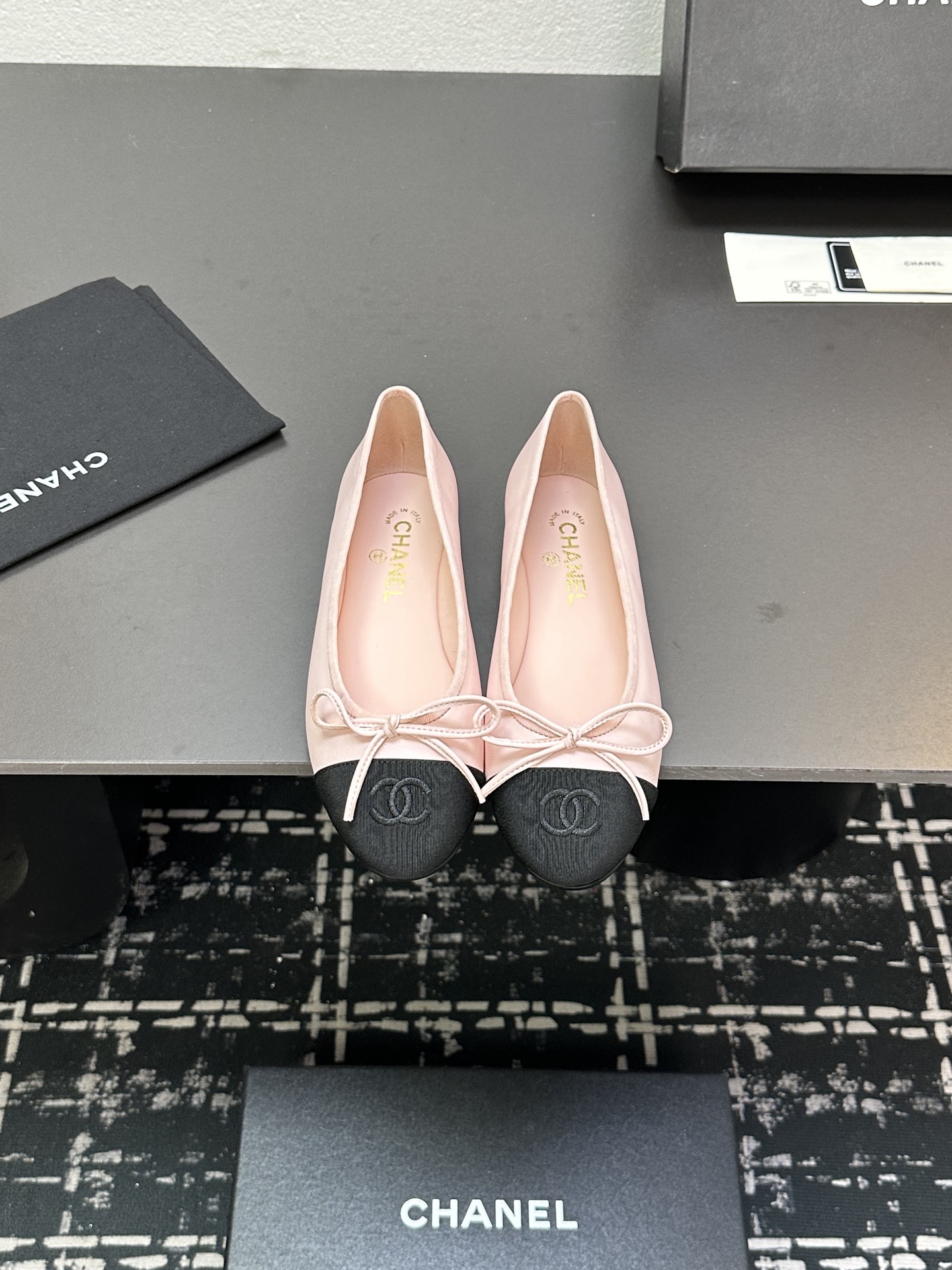 NO:263175,High-version last package version 25Fw early spring latest color chanel small fragrance bow ballet flat shoes Trust me This is a pair of ballet shoes that can take you to a good place Upper sheepskin inner sheepskin sole Italian leather outsole size 35-41 positive size (40.41 custom-made non-return and exchange), single shoes, chanel, sheepskin, Leather soles19860909高版本套楦套包版 25Fw早春最新配色chanel小香蝴蝶结芭蕾舞平底单鞋 相信我 这是一双能带你去到好地方的芭蕾舞鞋 鞋面羊皮 内里羊皮内里 鞋底意大利真皮大底 码数35-41正码（40.41定制不退换）,单鞋,chanel,sheepskin,Leather soles,Women's Shoes