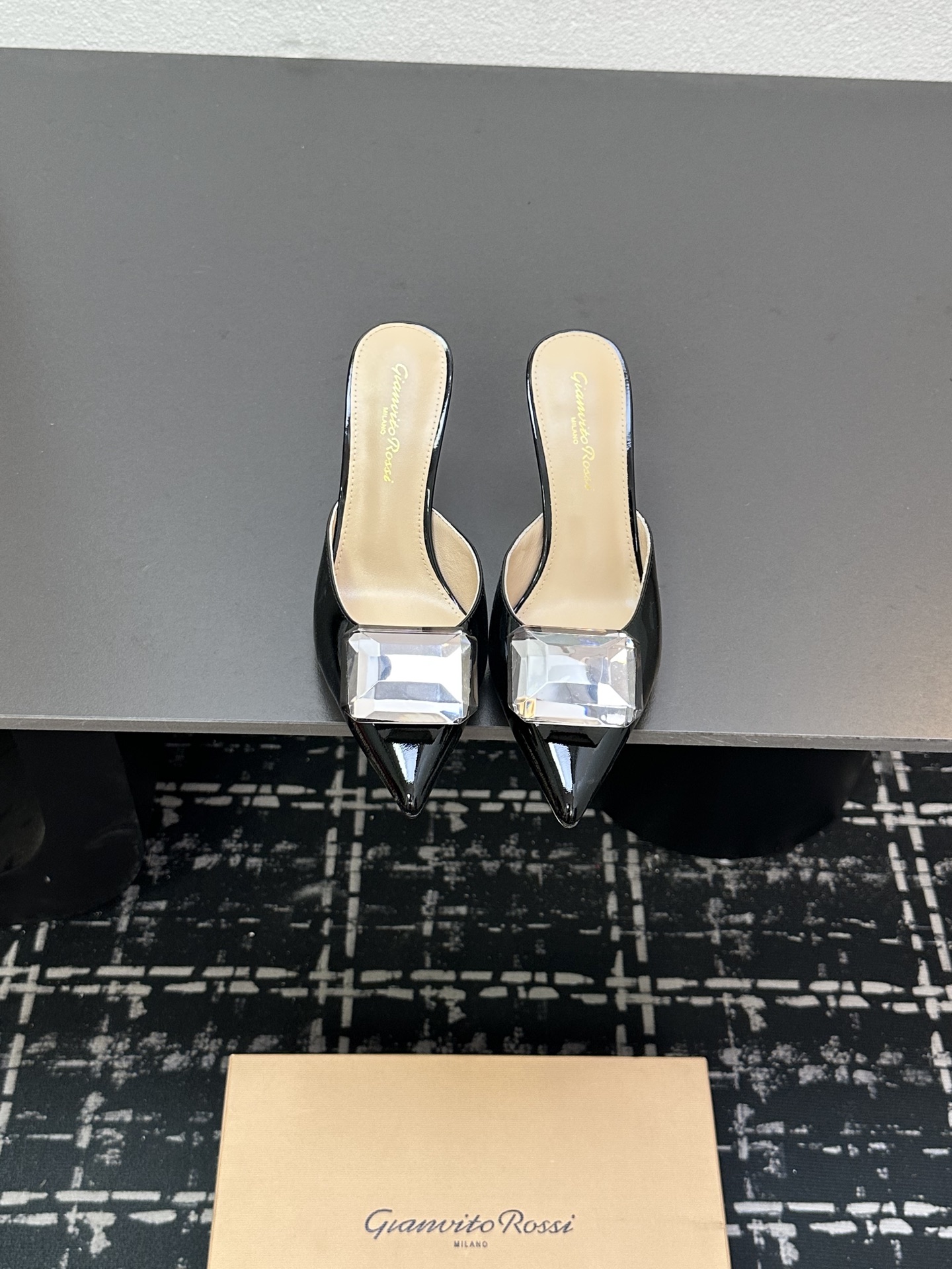 NO:245516,Gianvito Rossi 