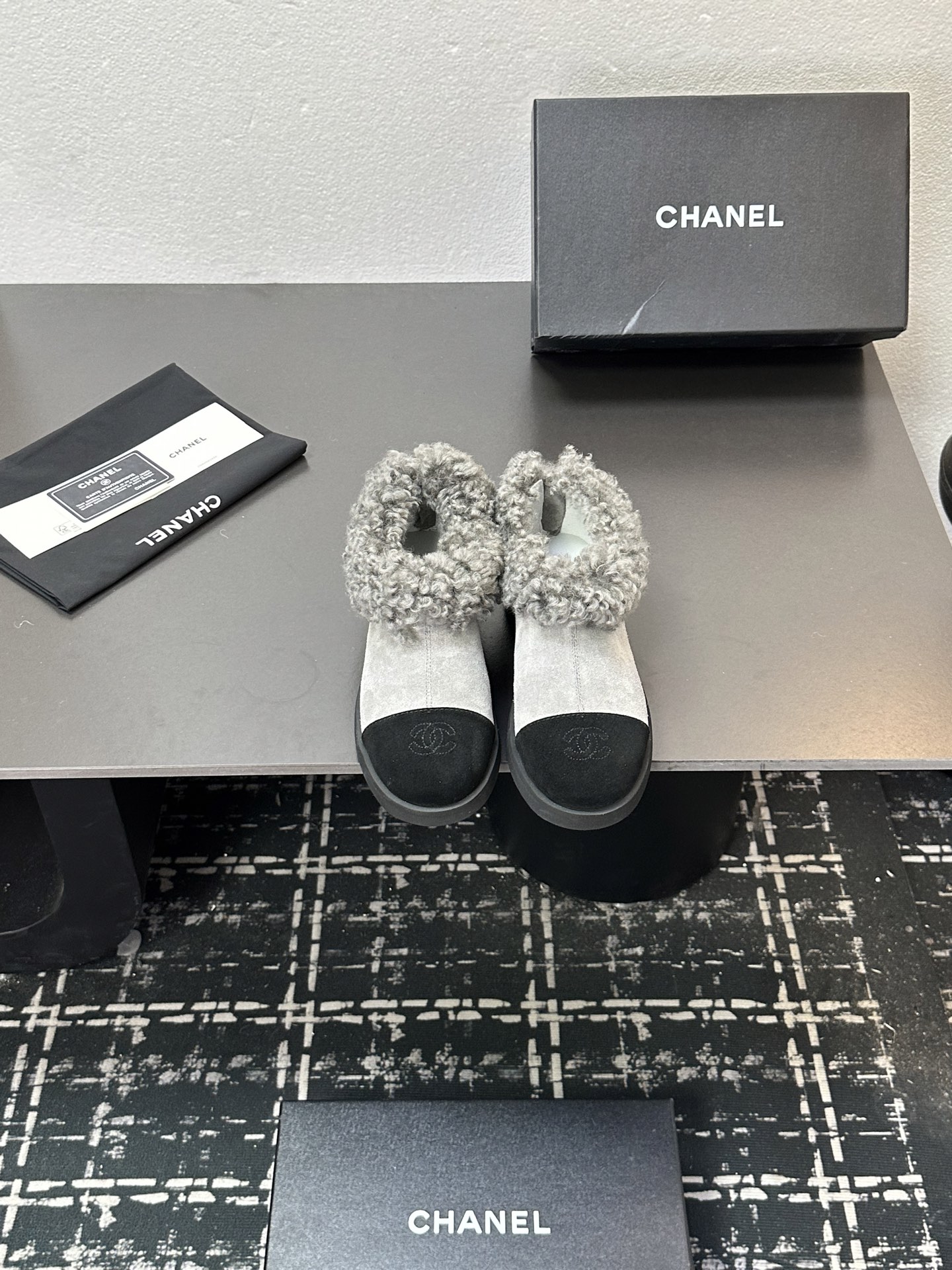 NO:559890,2025sss official website and Xiaohongshu synchronize the latest color matching Xiaoxiangjia’s popular models are hotly launched, with upgraded workmanship and high quality!   The latest fashionable fur boots are super versatile and warm soles, the favorite of heroines [Fireworks][Fireworks] Cowhide upper, sheepskin lining, foam outsole, 5 sizes 35-41, [Note 40+41 custom-made], snow boots, chanel, boots, cowhide, sheepskin198609092025sss官网、小红书同步最新配色小香家爆款火热上线,做工升级版,高品质！  时尚潮流最新款毛毛靴上脚超百搭暖底,女主们的最爱[烟花][烟花] 鞋面牛皮 内里羊皮 大底发泡大底 5码数35-41码,【注40+41订做】,雪地靴,chanel,boots,cowhide,sheepskin,Women's Shoes