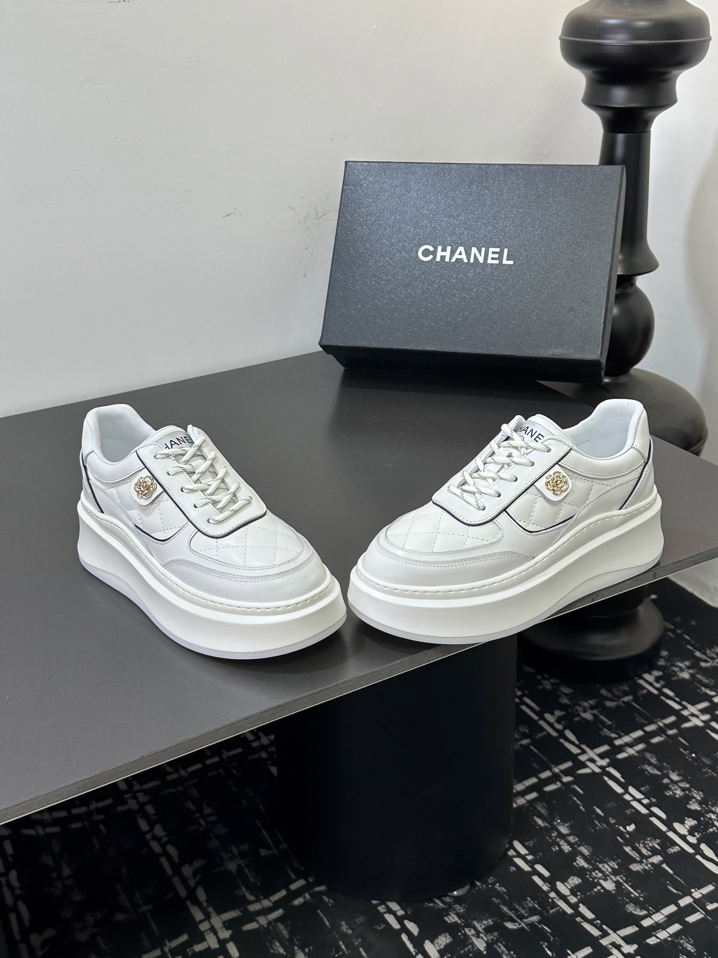 Chanel 专柜款经典鞋履 6
