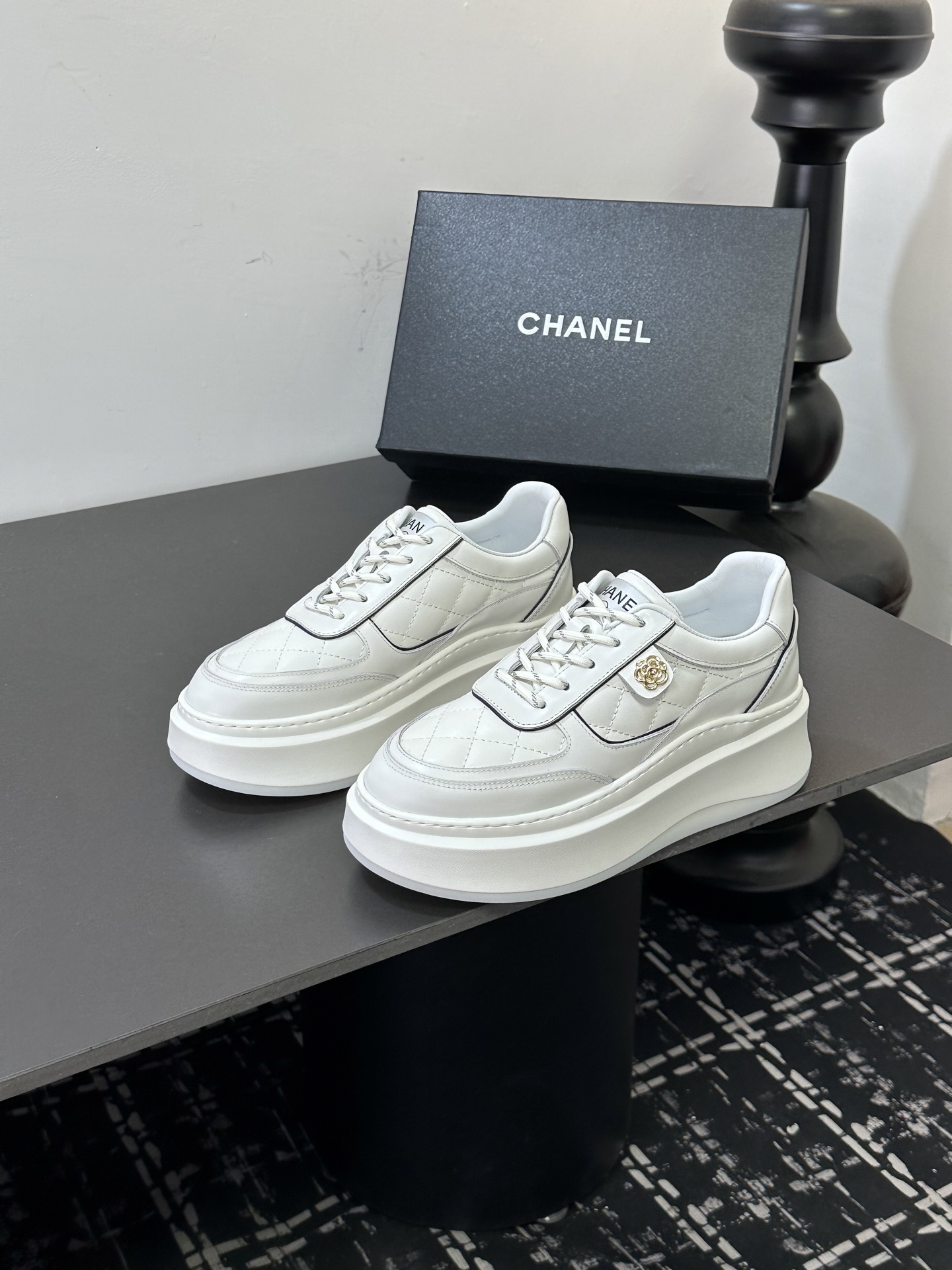 Chanel 专柜款经典鞋履 4