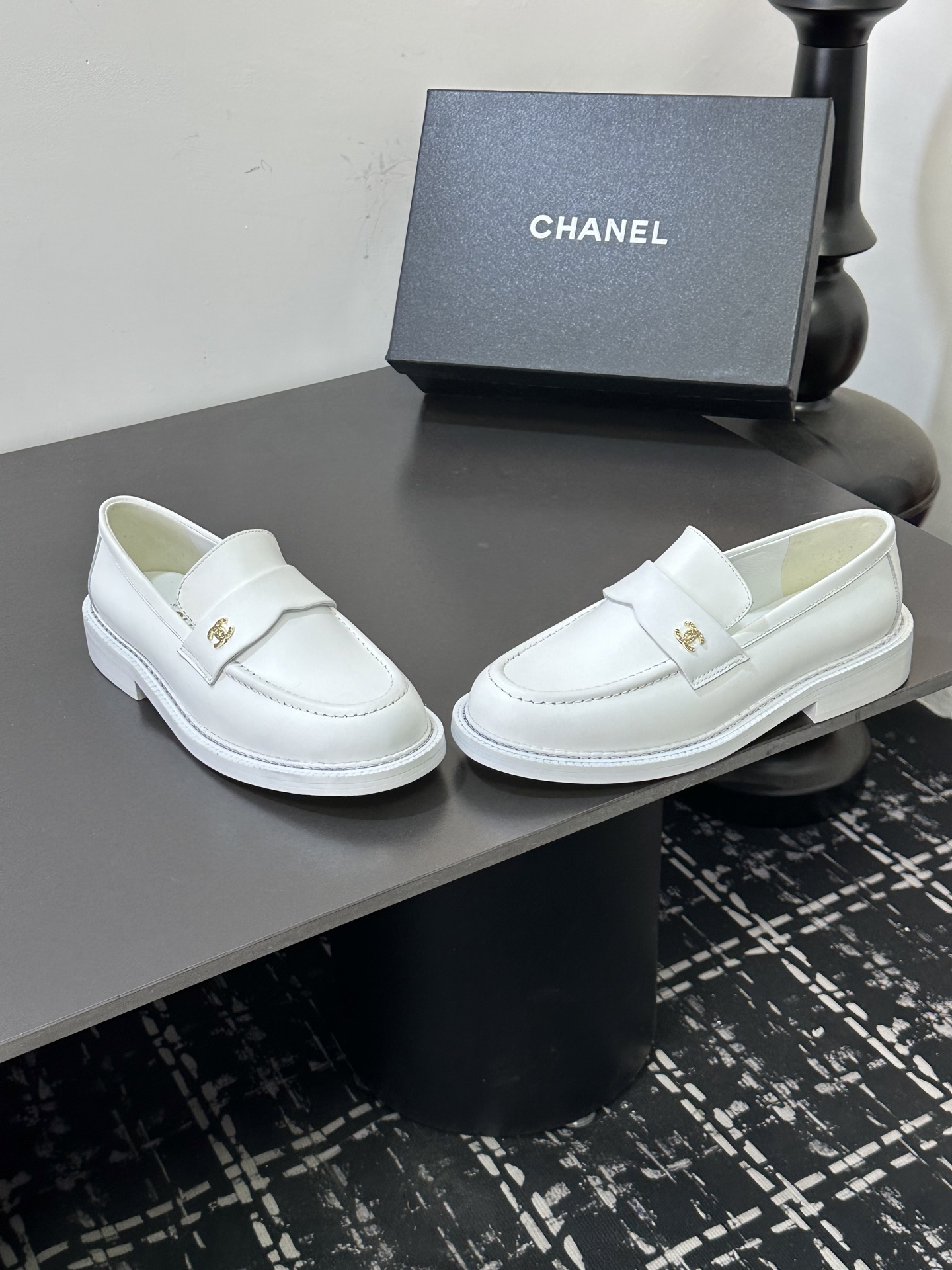 Chanel Haute Couture Classic Luxury Leather Shoe Loafer Shoes 6