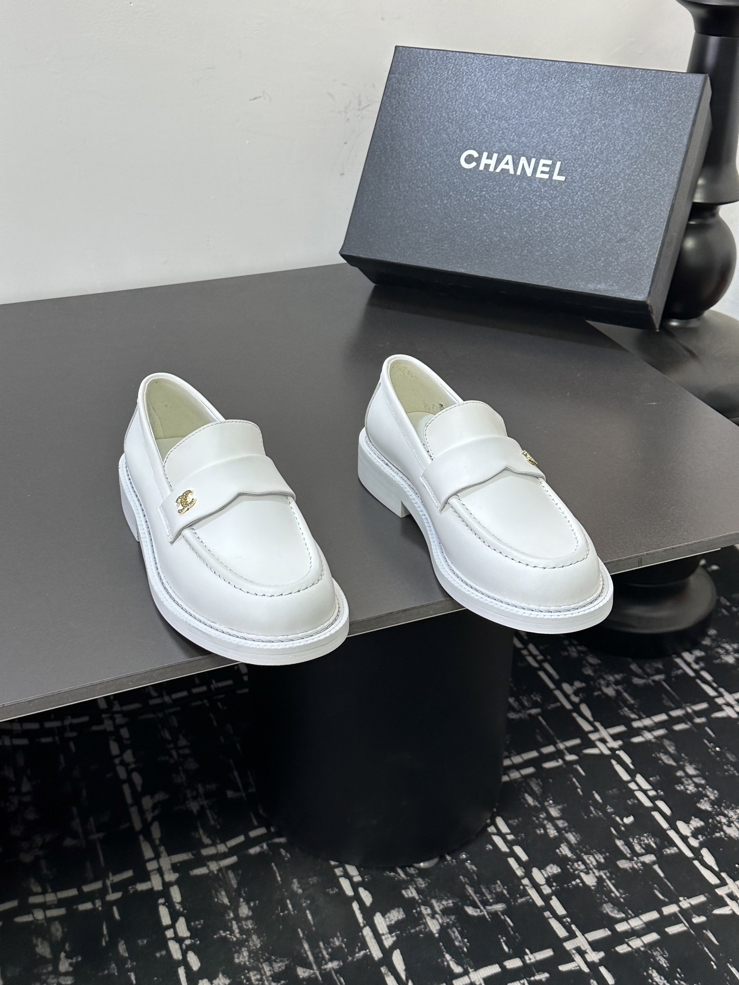 Chanel Haute Couture Classic Luxury Leather Shoe Loafer Shoes 2