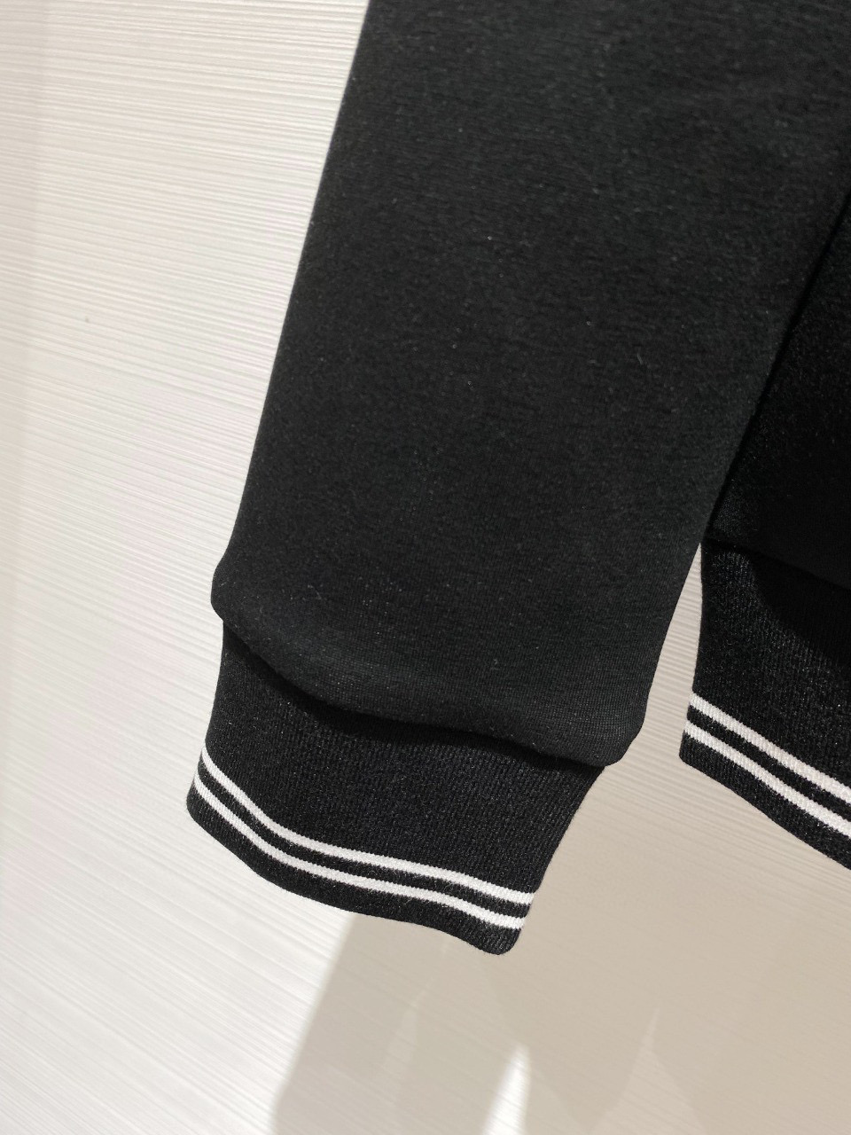 Gucci Men's Fall/Winter Casual Set - Breathable, Comfortable, and Stylish 7 i1756397524885 5074 0 5