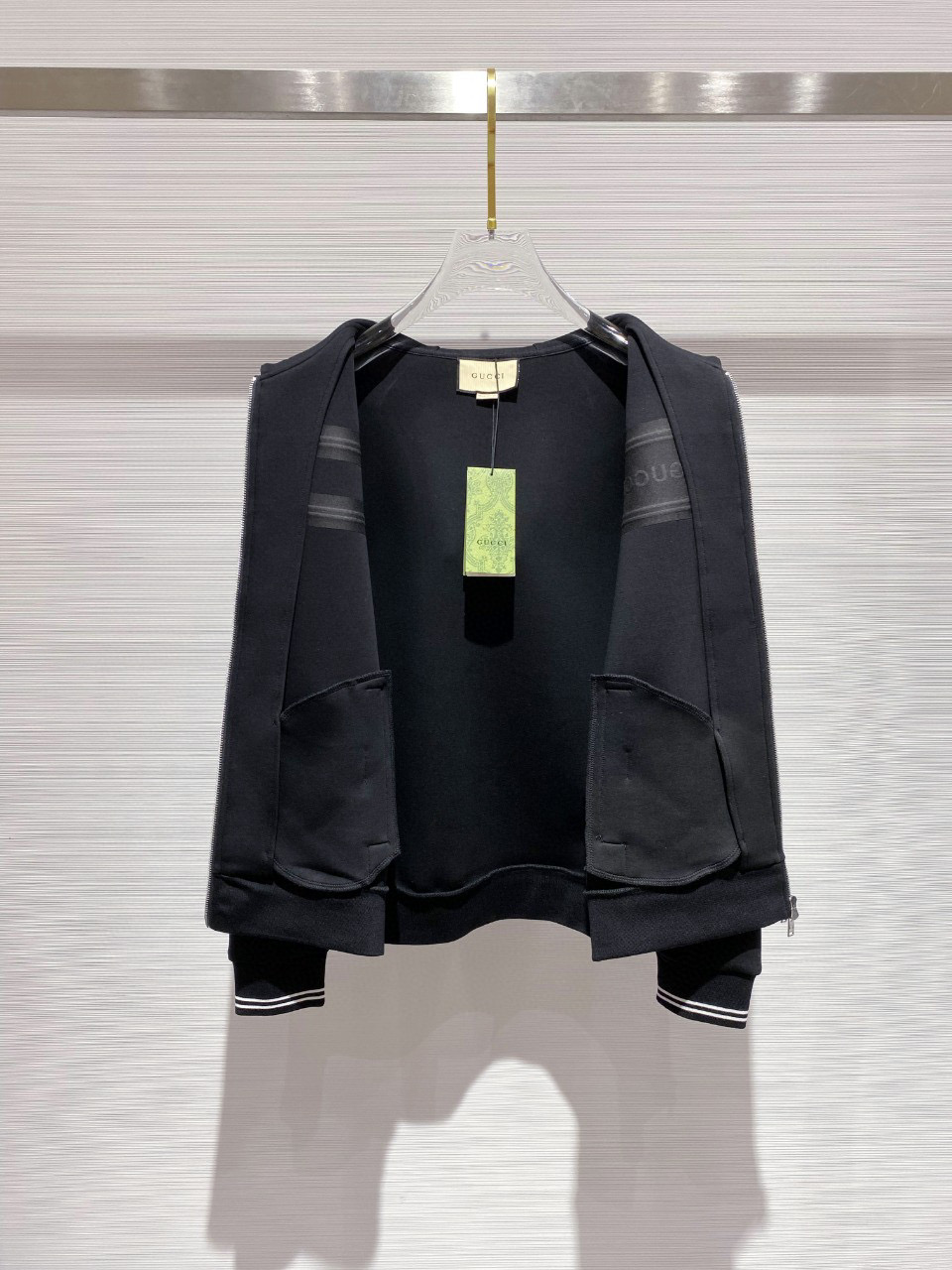 Gucci Men's Fall/Winter Casual Set - Breathable, Comfortable, and Stylish 9 i1756397526266 5954 0 7