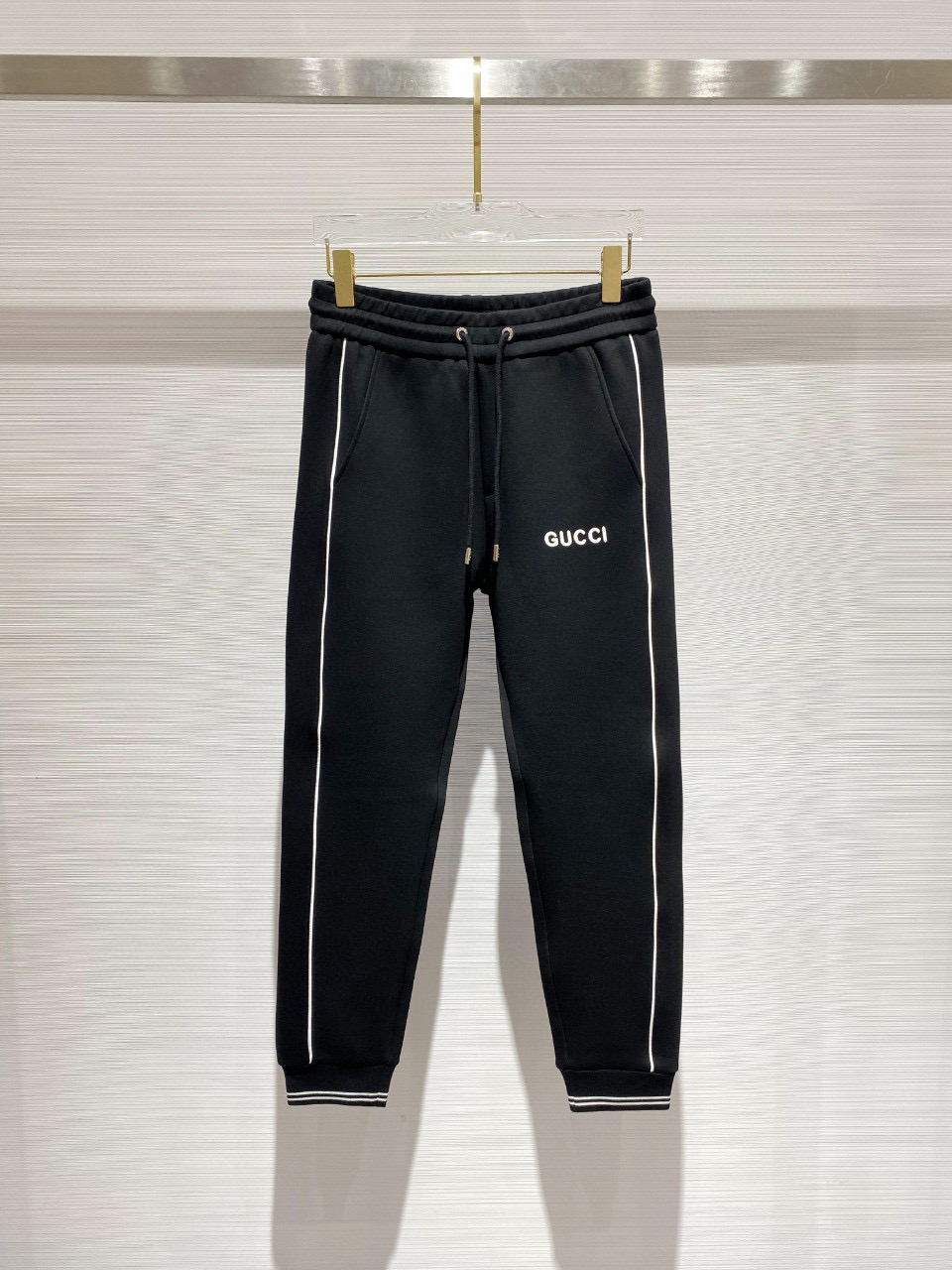 Gucci Men's Fall/Winter Casual Set - Breathable, Comfortable, and Stylish 11 i1756397526268 2949 0 9
