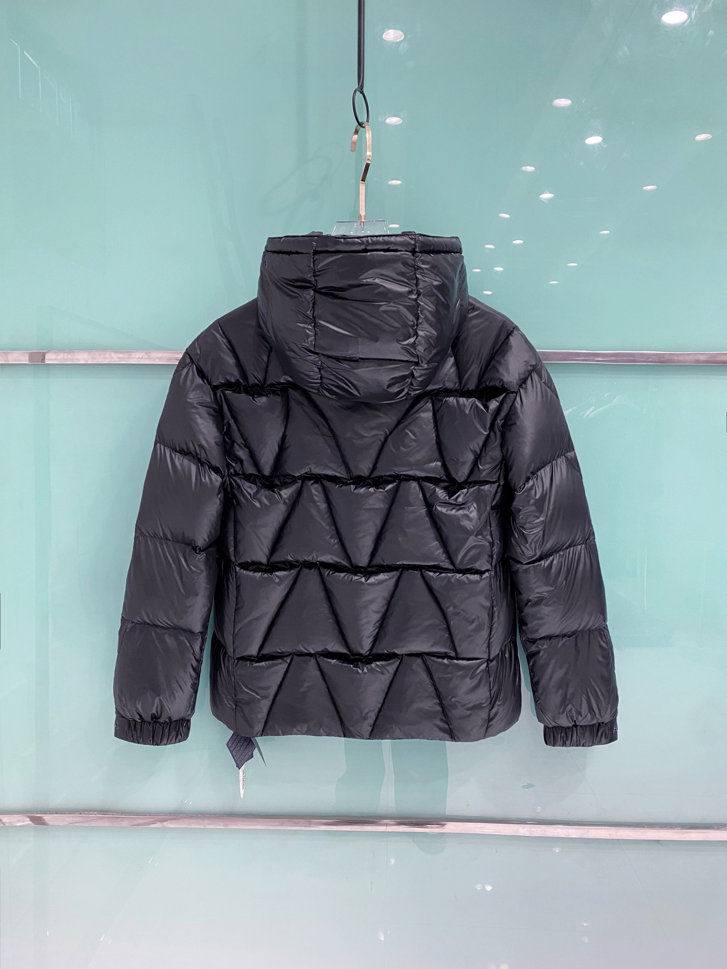 🆕Prada 普拉达 2025年冬季新款立领连帽羽绒服可脱卸连帽菱形阶梯羽绒服～客供定制拉链 胸口三角徽