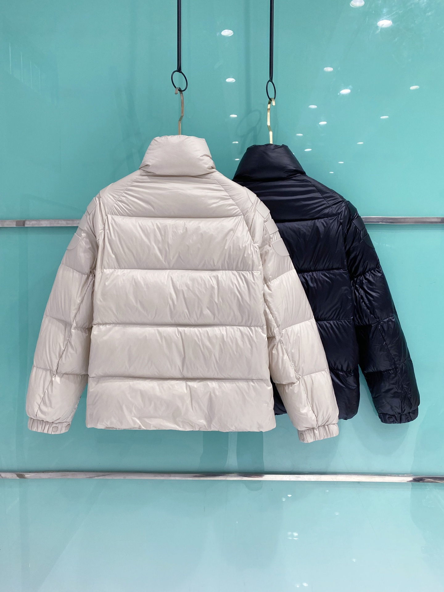 Moncler 蒙口 2025最新款立领羽绒服 简约好看，时尚实用的基本款……韩国订单，90鹅绒填充蓬松