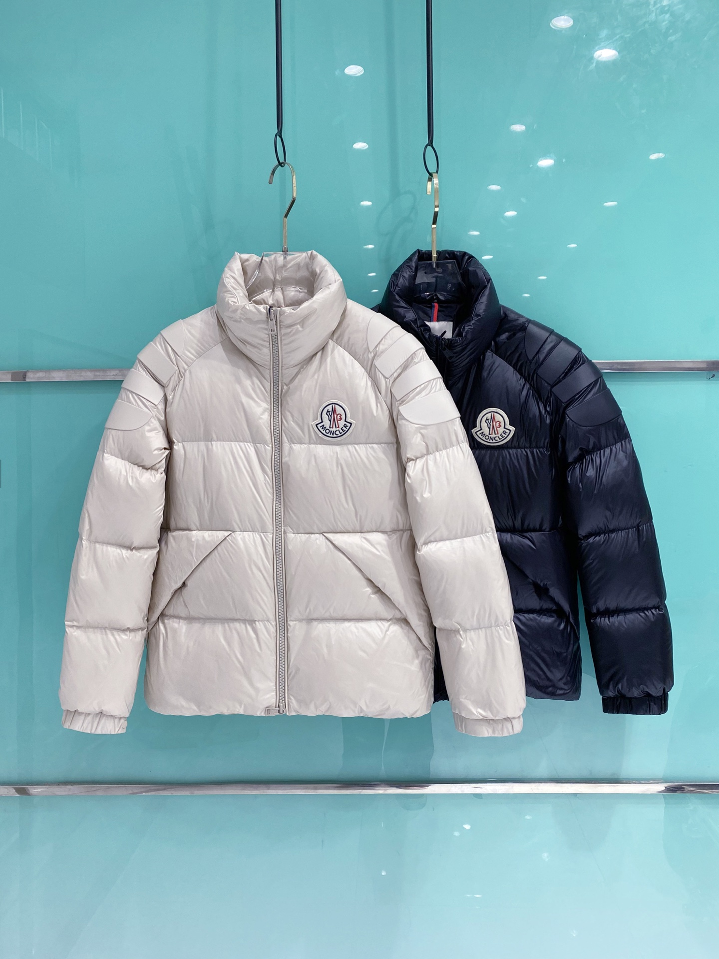 Moncler 蒙口 2025最新款立领羽绒服 简约好看，时尚实用的基本款……韩国订单，90鹅绒填充蓬松