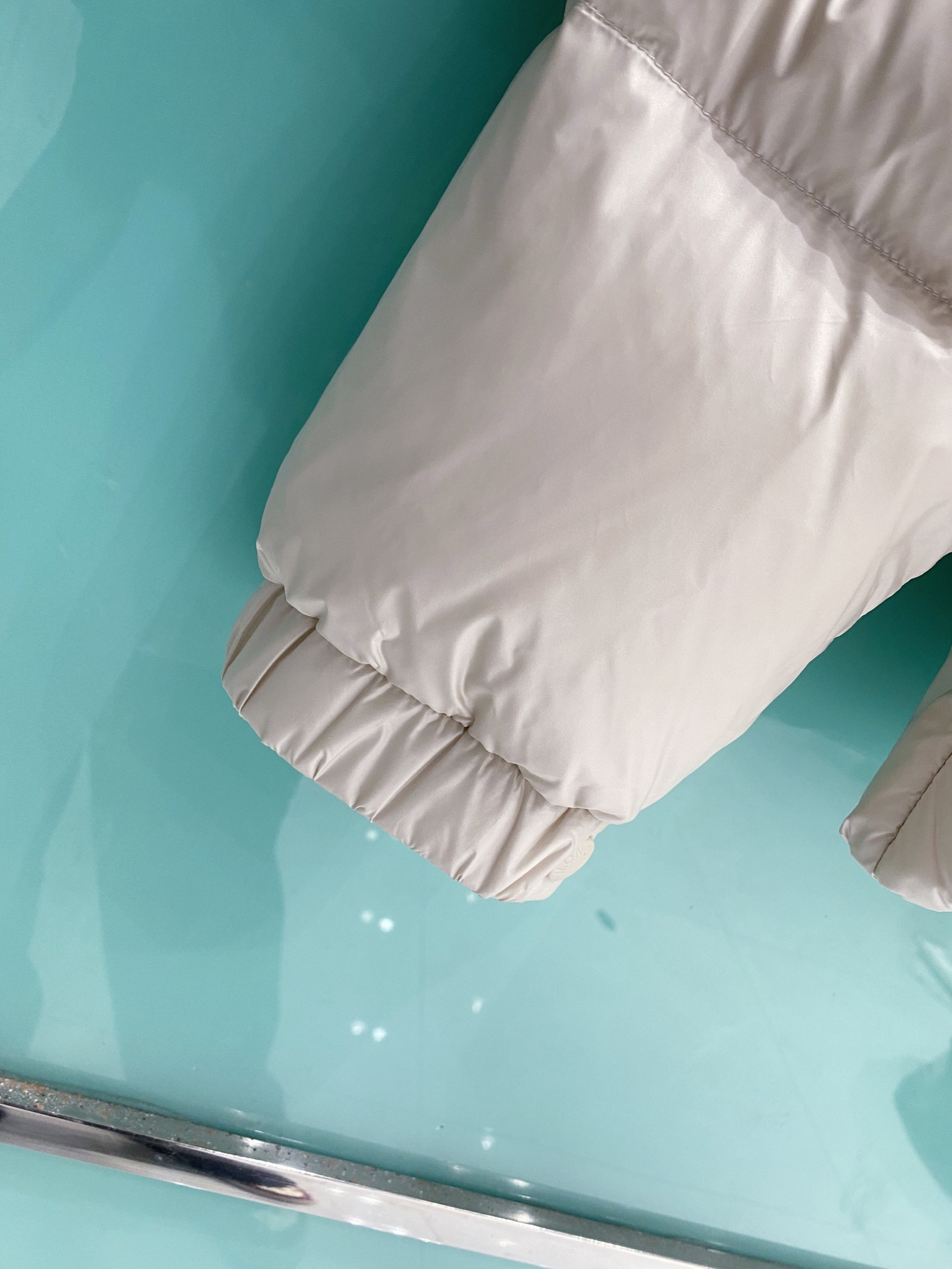 Moncler 蒙口 2025最新款立领羽绒服 简约好看，时尚实用的基本款……韩国订单，90鹅绒填充蓬松