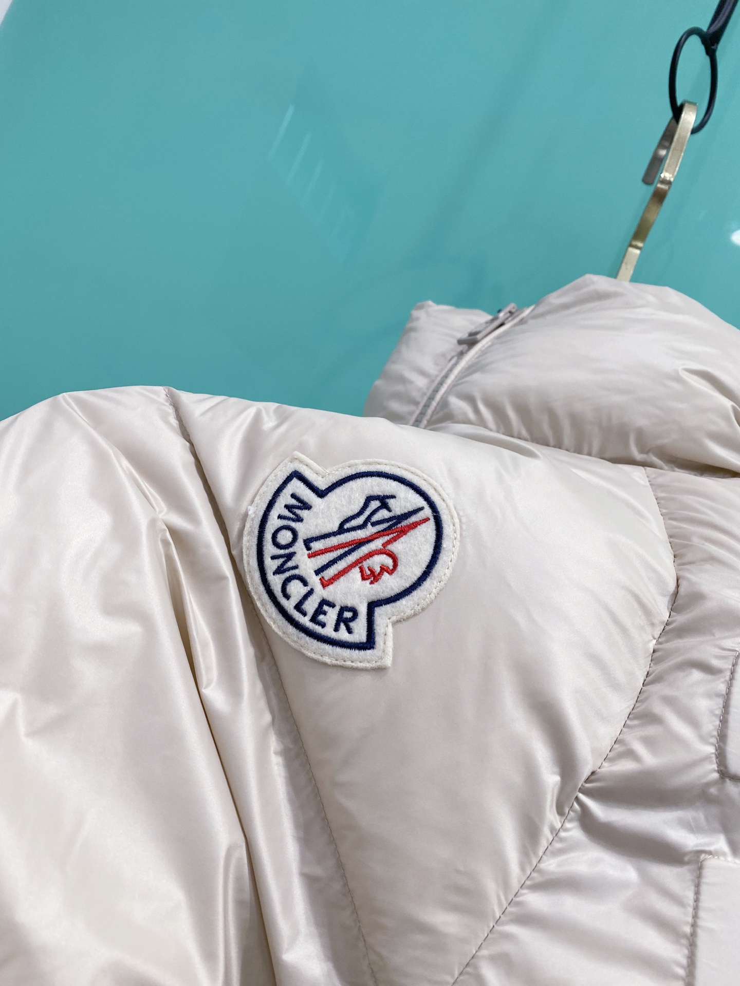 Moncler 蒙口 2025最新款立领羽绒服 简约好看，时尚实用的基本款……韩国订单，90鹅绒填充蓬松