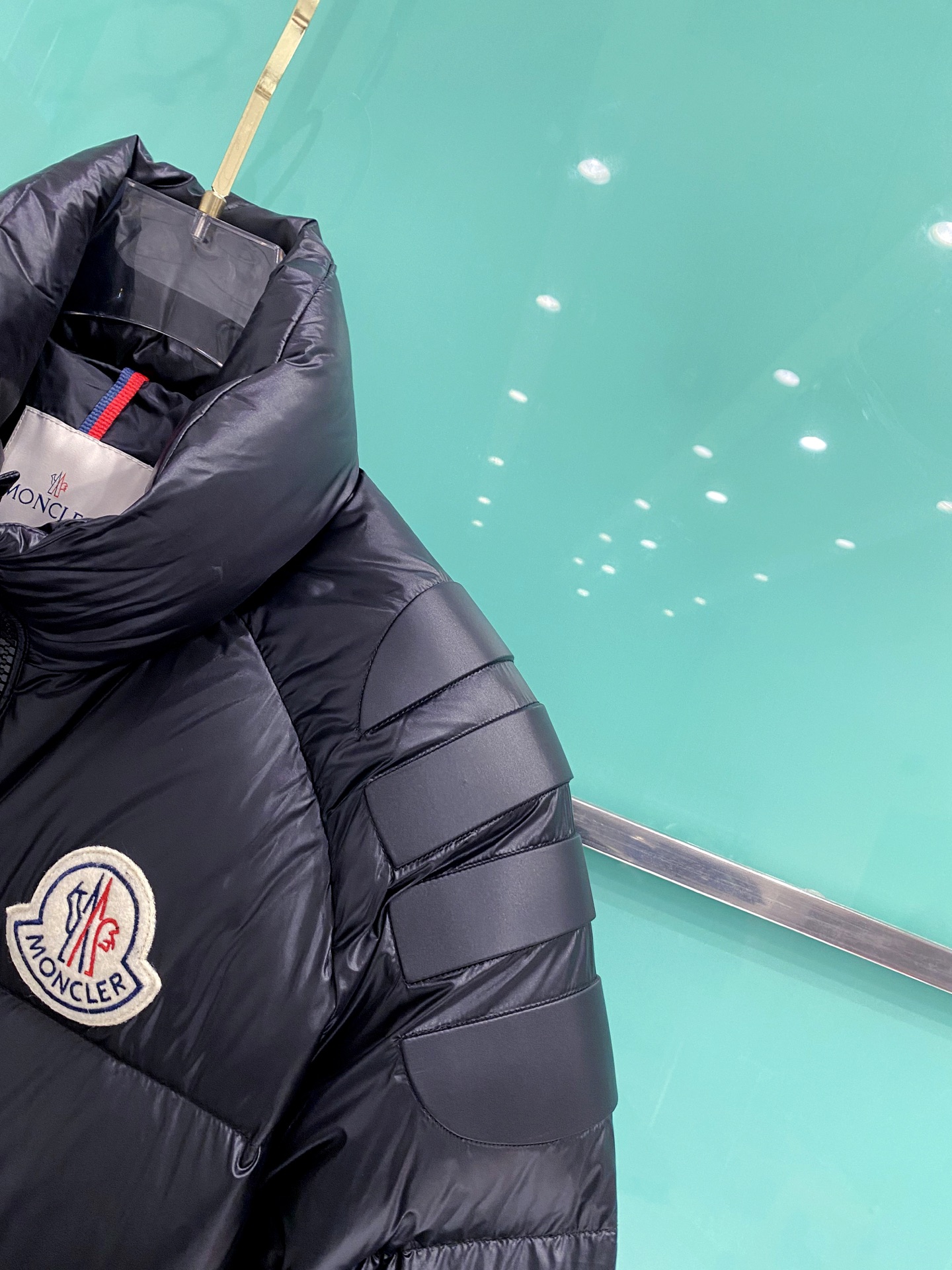 Moncler 蒙口 2025最新款立领羽绒服 简约好看，时尚实用的基本款……韩国订单，90鹅绒填充蓬松