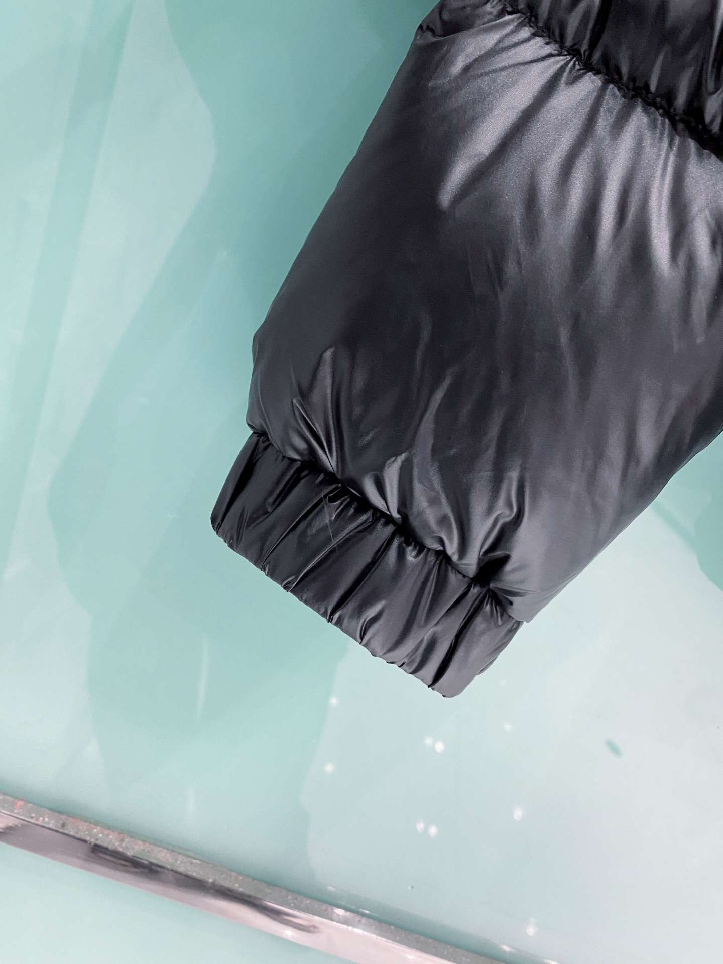 Moncler 蒙口 2025最新款立领羽绒服 简约好看，时尚实用的基本款……韩国订单，90鹅绒填充蓬松